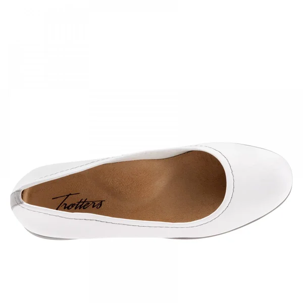 Women's Trotters Darcey Flat - White - Size 11