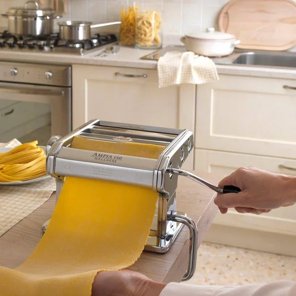 Matfer 073160 Atlas Ampia 150 Manual Pasta Machine - 7.87 x 7.87 x 5.12