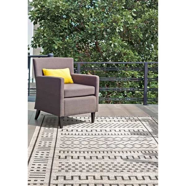 nuLOOM Rugs Outdoor Tribal Cora Light Gray 6& 7x22 x 9& Area Rug