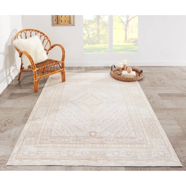 Momeni Isabella Area Rug - Pink, 5&3x22 x 7&3x22