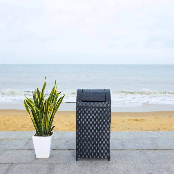 Safavieh PAT7511A Serapis Trash Bin Black