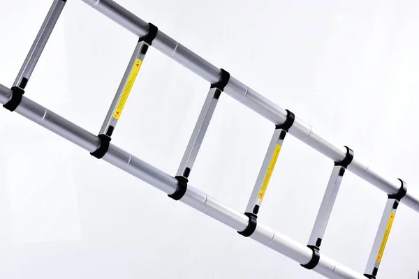 Good Life USA En131 Extendable 6061 Aluminum Alloy Professional Use Telescoping Ladder 15.5& F