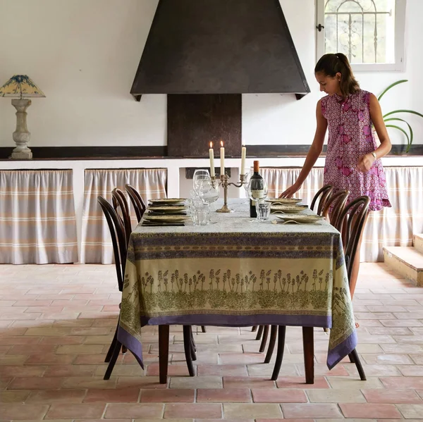 Couleur Nature French Tablecloth Lavender, 71 x 106 - SEATS 6-8