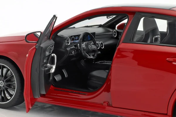 Norev - Mercedes-Benz A Klasse - 2018 - 1/18, Red