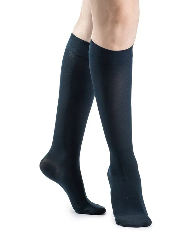 Sigvaris 842 Soft Opaque Women's 20-30 mmHg Knee High - Caramel, MS, Closed Toe