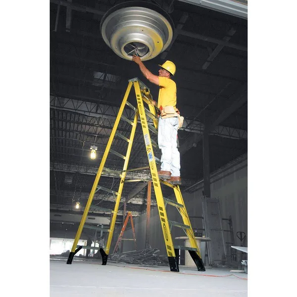 Werner 7306S 6 ft Type IAA Fiberglass Step Ladder