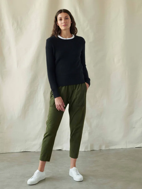 White + Warren Black Cashmere Classic Crewneck Sweater - Black, M