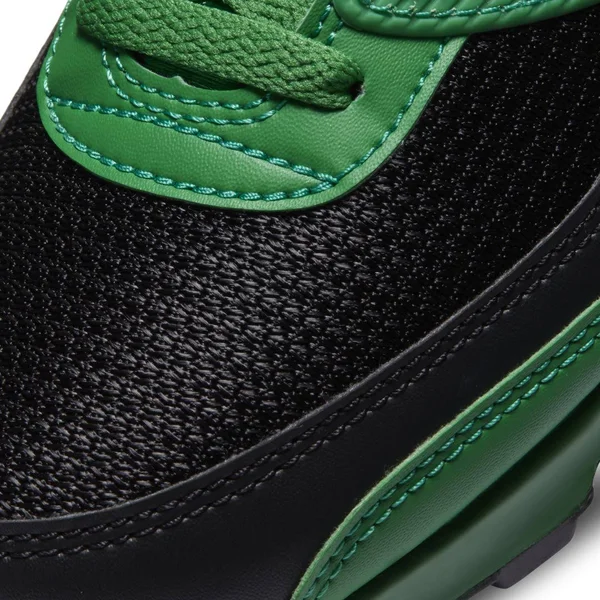 Nike Air Max 90 FlyEase Shoe