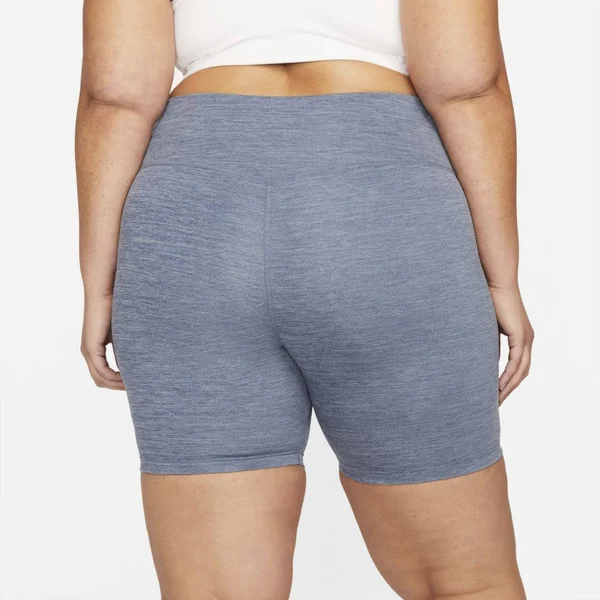 Nike One Women's Mid-Rise 7x22 Bike Shorts (Plus Size)