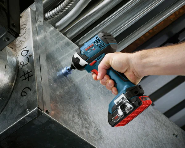 Bosch Clpk26-181 18V 2-Tool Combo Kit, 1/2x22 Compact Drill, Driver
