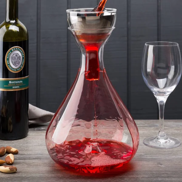 Rabbit W6600 Super-Aerating Decanter System with 48 oz. Decanter - Wine Spray Funnel, and Sediment Screen