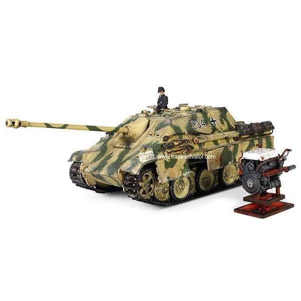 Forces of Valour 1:32 German SD. Kfz. 173 Jagdpanther Ausf. G1 Tank Destroyer with Zimmerit - 590cm, schwere Panzerjager Abteil