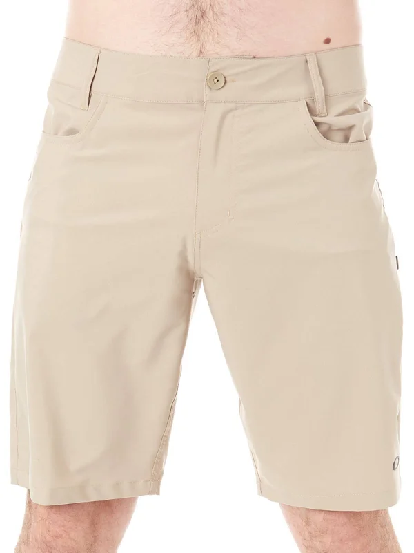 Oakley Men's Base Line Hybrid 21 Shorts - Khaki - 34/00
