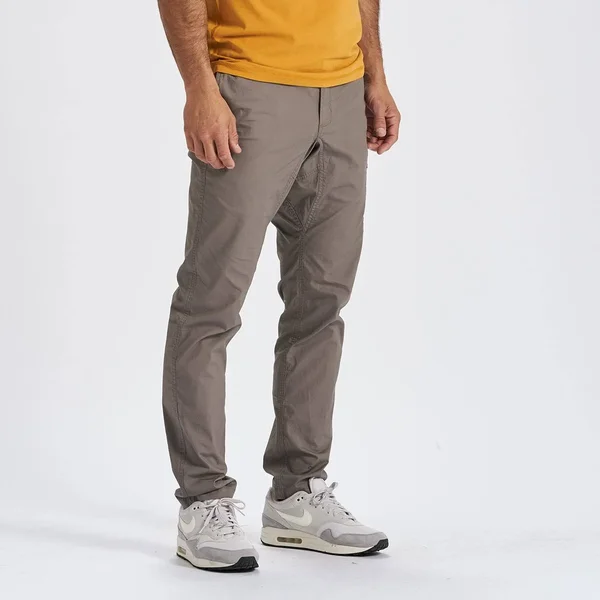 Ripstop Climber Pants by Vuori in Cocoa - Size Small