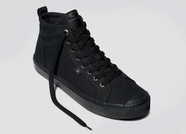 Cariuma Oca High All Black Canvas Sneaker Women - Black
