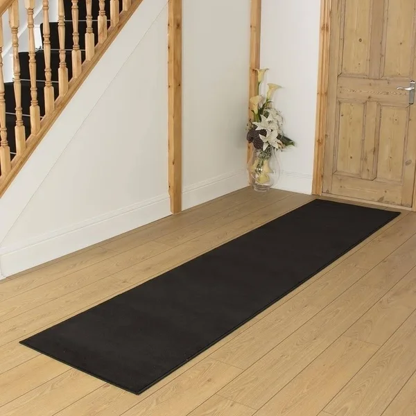 runrug USA Plain Black Hallway Carpet Rug Runner Length: 7 foot, Width