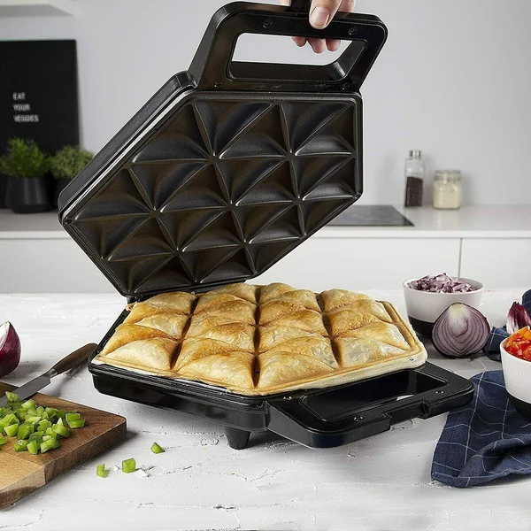 Princess Samosa & Snack Maker 123001 Preparer of Samosas for 24 Samosas