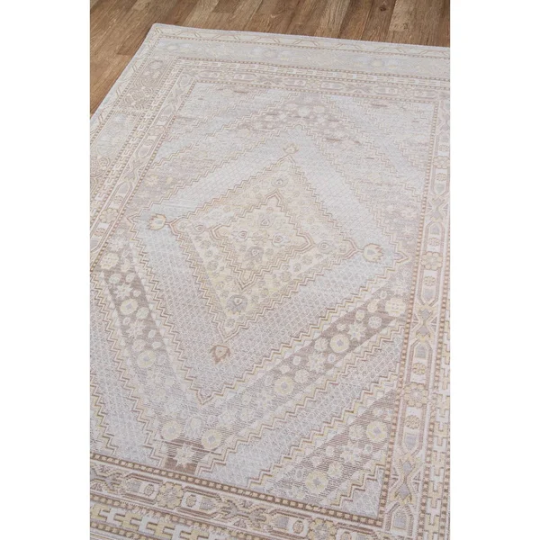 Momeni Isabella Area Rug - Pink, 5&3x22 x 7&3x22