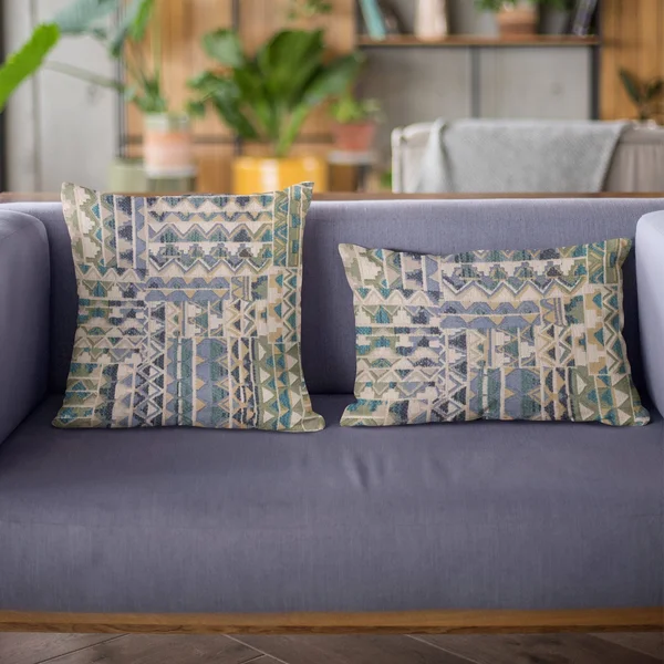 Plutus 16x22 x 16x22 Pyramids Border Luxury Throw Pillow in Blue