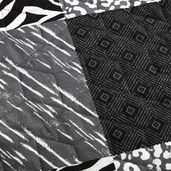 Lola Ziva Animal Printed Patchwork Quilt Set - Size: Twin, Black