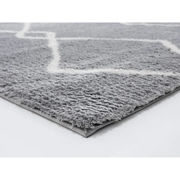 Carson Carrington Tossene Geometric Shag Area Rug - 5&3x22 x 7&2x22 - White