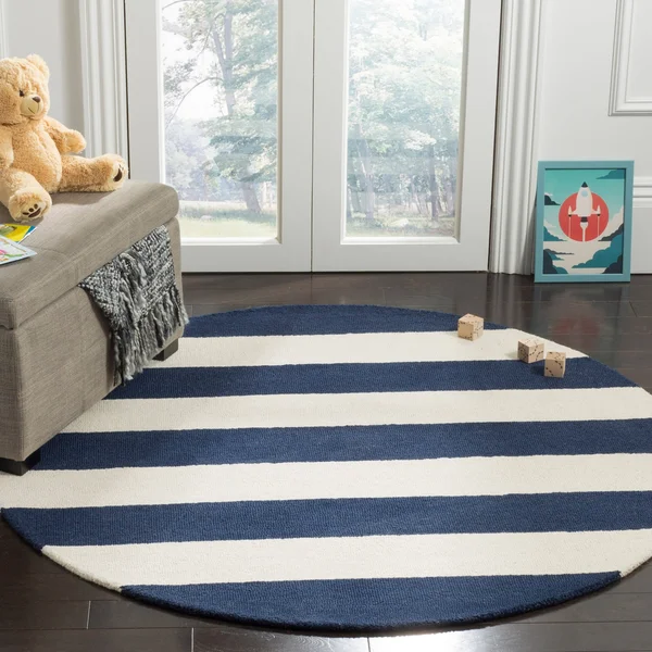 Safavieh Kids Navy/Ivory 5 ft. x 5 ft. Round Area Rug