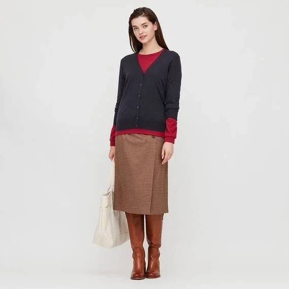 Uniqlo Women's Extra Fine Merino V-Neck Cardigan - Navy, M