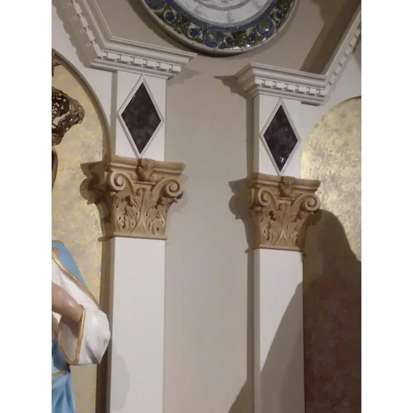 Ekena Millwork Small Floral Roman Corinthian Capital (Alder)
