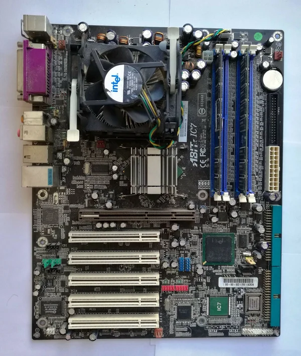 ABIT IC7 - Motherboard - ATX - Socket 478 - i875P Chipset - FireWire - 6-channel audio