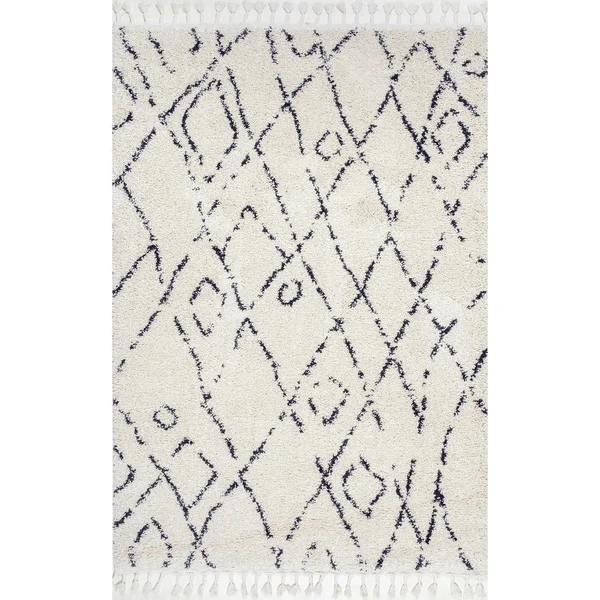 nuLOOM Nieves Moroccan Diamond Tassel Off-White 5 ft. x 8 ft. Oval Rug - Beige