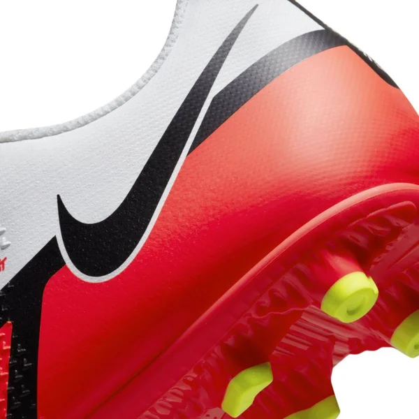 Nike Phantom GT2 Club mg Multi-Ground Soccer Cleat