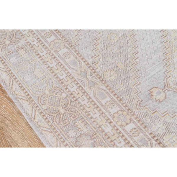 Momeni Isabella Area Rug - Pink, 5&3x22 x 7&3x22