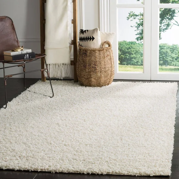 Safavieh Athens Shag Off-White Area Rug - 4' x 6'