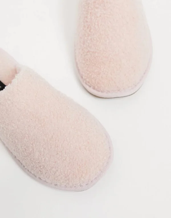 Vero Moda Slippers in Pink