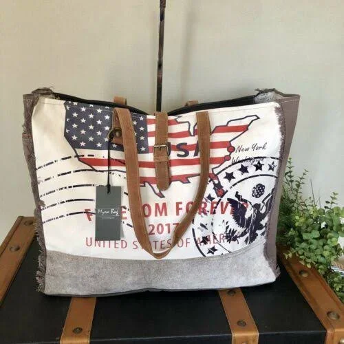 Myra Partisan Weekender Bag