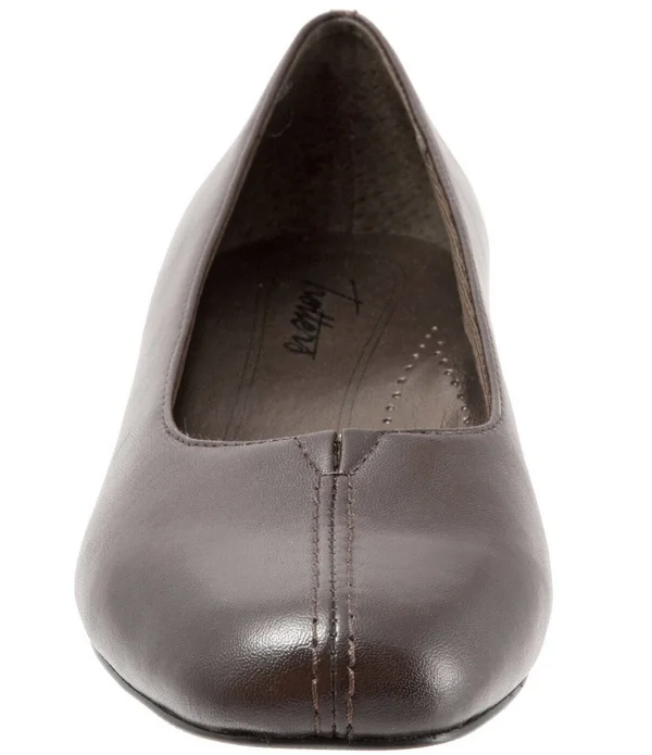 Trotters Doris Pumps - Women's, Mocha, Size: 6.5