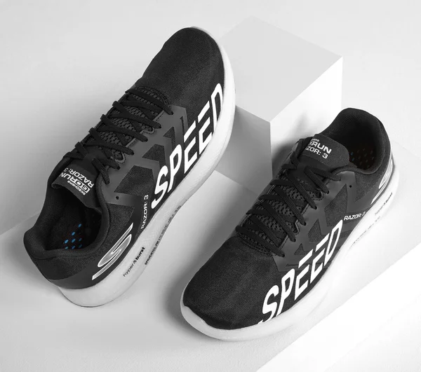 Skechers Men's GOrun Razor 3 Hyper Running Shoes, Black/White, 6.5