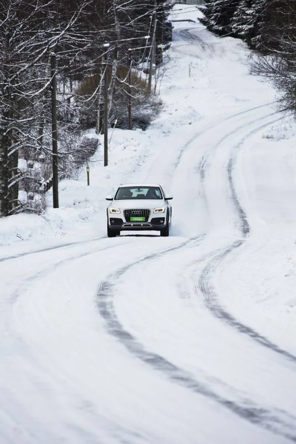 Nokian Hakkapeliitta R2 SUV 225/55R19, Ice
