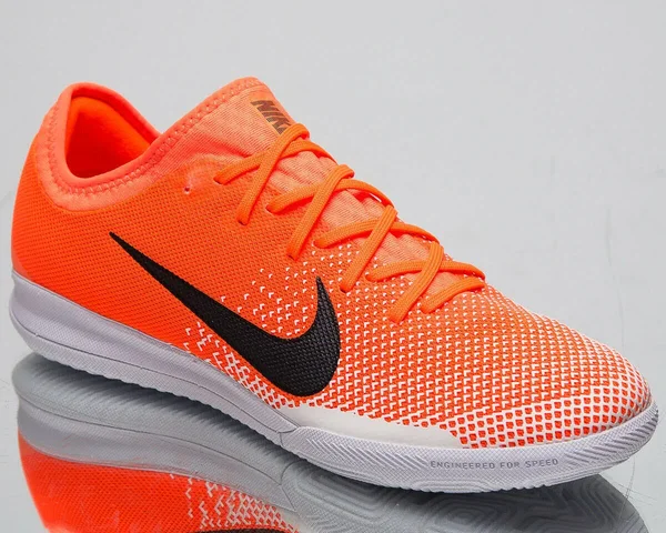 Nike Mercurial Vapor XII Pro IC Hyper Crimson Black White