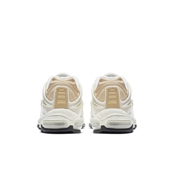 Nike Air Max Deluxe SE Men's Shoe Size 4 (Sail)