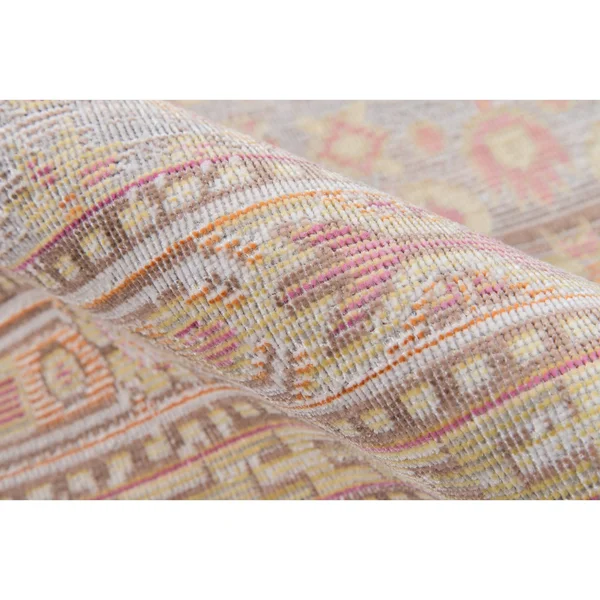 Momeni Isabella Area Rug - Pink, 5&3x22 x 7&3x22