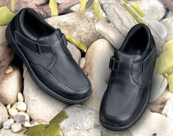 Orthofeet Men's Carnegie - Size: 13, Black Leather