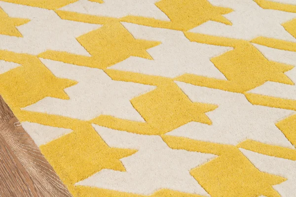 Momeni Delhi Rug Yellow 5& x 8&