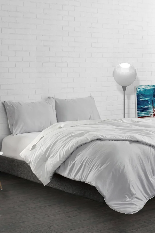 Reversible Brushed Microfiber Plush Down-Alt Comforter 3 Piece Set White/Platinum, King