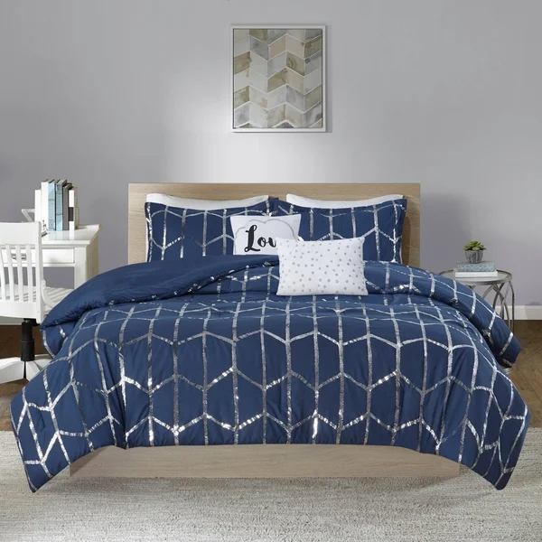 Intelligent Design Raina Metallic Printed Comforter Set - White/Silver - King