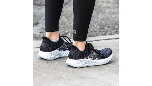New Balance Women's Fresh Foam 1080v10 Black, 13, B
