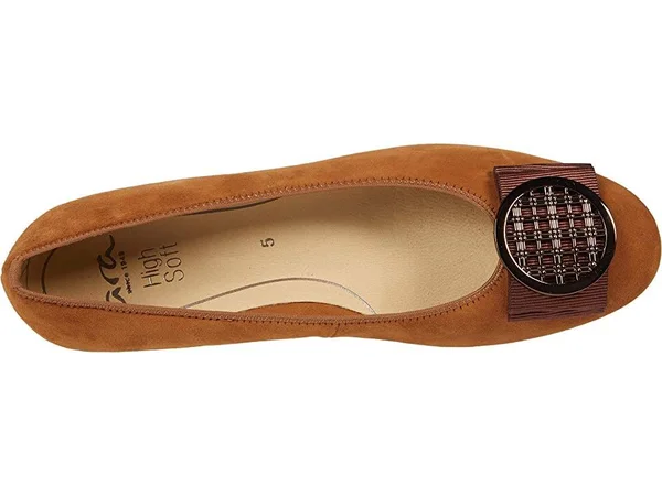 Ara Bambi Whiskey, 9.5, M
