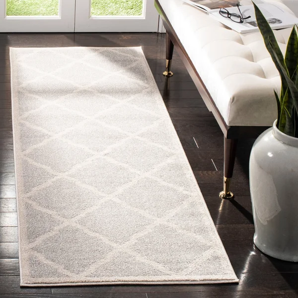 Safavieh 5& x 5& Square Amherst AMT421B Light Grey - Beige Rug