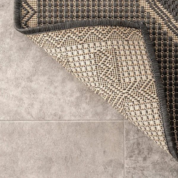 nuLOOM Dana Aztec Emblem Beige 6 ft. 7 in. x 9 ft. Indoor/Outdoor Area Rug