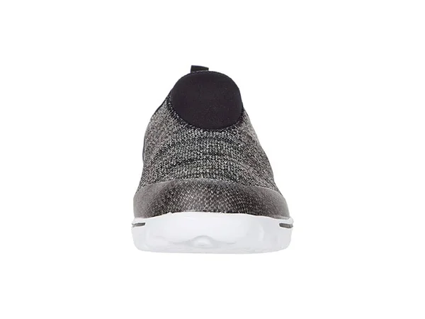 Women's Propet TravelActiv Slip-On - Size: 9, Black
